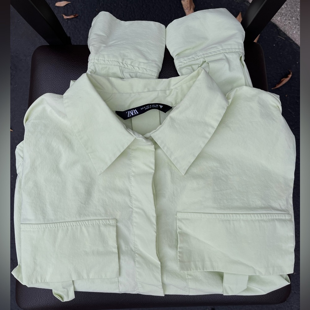 Zara Light‎ Green Cropped Blouse